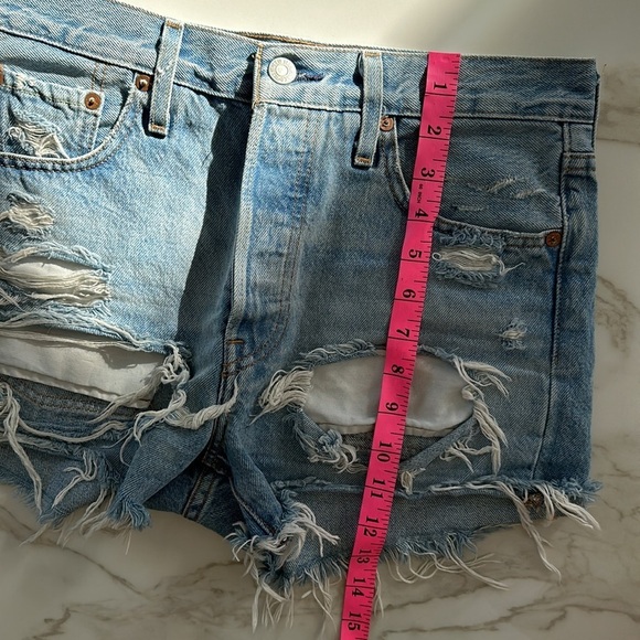 LEVIS 501 shorts vintage distressed size 25 but fit like a 26, see measurements - Picture 10 of 12